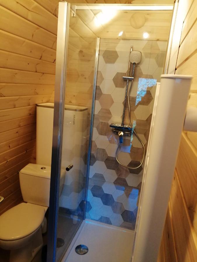 Le Domaine De Pivette Chambre Climatisee Et Insolite Avec Terrasse Privative Avranches Bagian luar foto